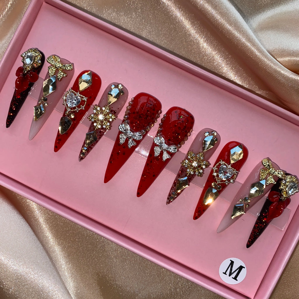 10 faux ongles press-on peints à la main, couleurs variées, design luxueux, fabrication artisanale, personnalisables, meilleures ventes, lot de 10 pièces.
