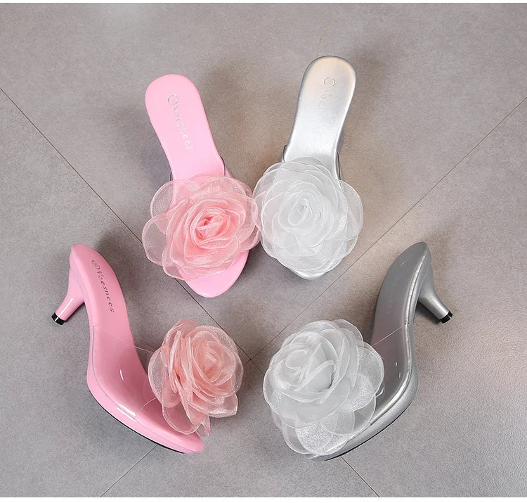 Claquettes à fleurs en relief – Sandales d’été transparentes, chaussures de plage à talons fins, chaussures à talons hauts style cristal pour défilé et soirée femme