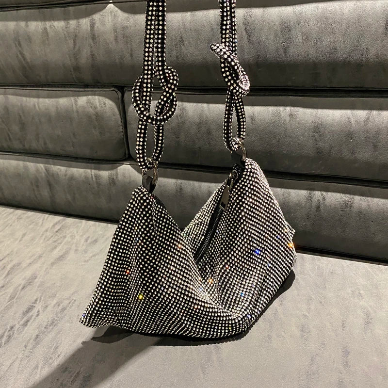 Sac à bandoulière type hobo de créateur de luxe, fait main, sac de soirée/clutch brillant avec strass, pochette en cristal, sac à main et sac hobo.