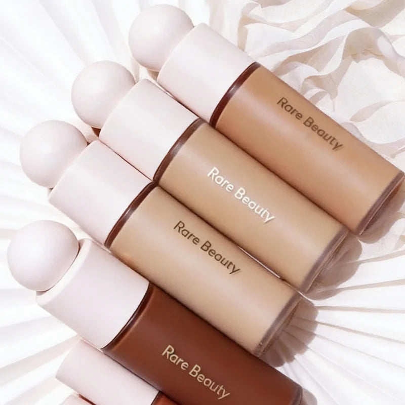 fond de teint Rarebeauty au toucher liquide, beauté rare, couvre naturellement les défauts, les cernes, les taches de rousseur, l'acné, Base hydratante, maquillage