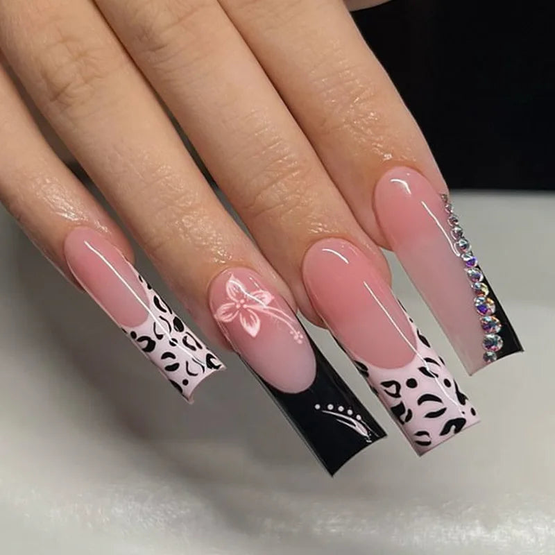24 pièces – faux ongles longs carrés style français, design cœur 3D, ongles press-on avec strass, motif décoratif, faux ongles portables pour nail art