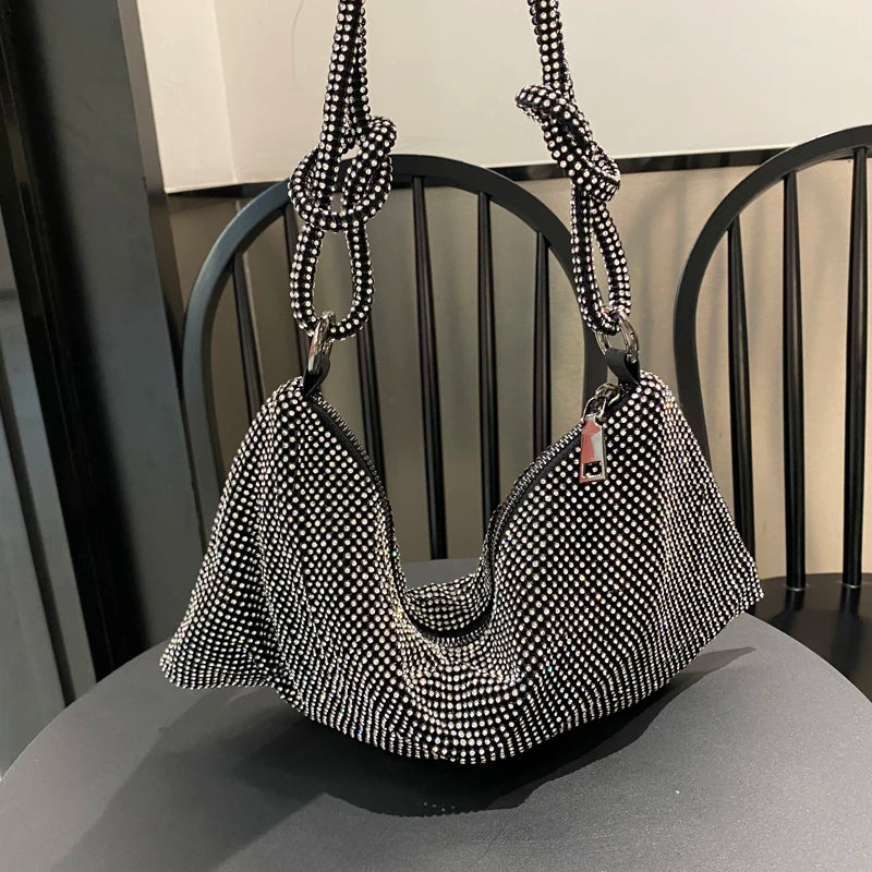 Sac à bandoulière type hobo de créateur de luxe, fait main, sac de soirée/clutch brillant avec strass, pochette en cristal, sac à main et sac hobo.