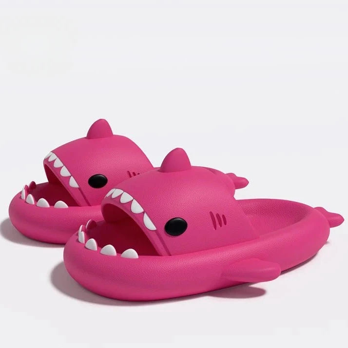 Chaussons à semelle épaisse 4 cm en forme de requin, pour femme et homme. Mules d’intérieur et de salle de bain au design cartoon mignon, chaussures d’été 2024 unisexes, adaptées pour la plage et un usage décontracté.
