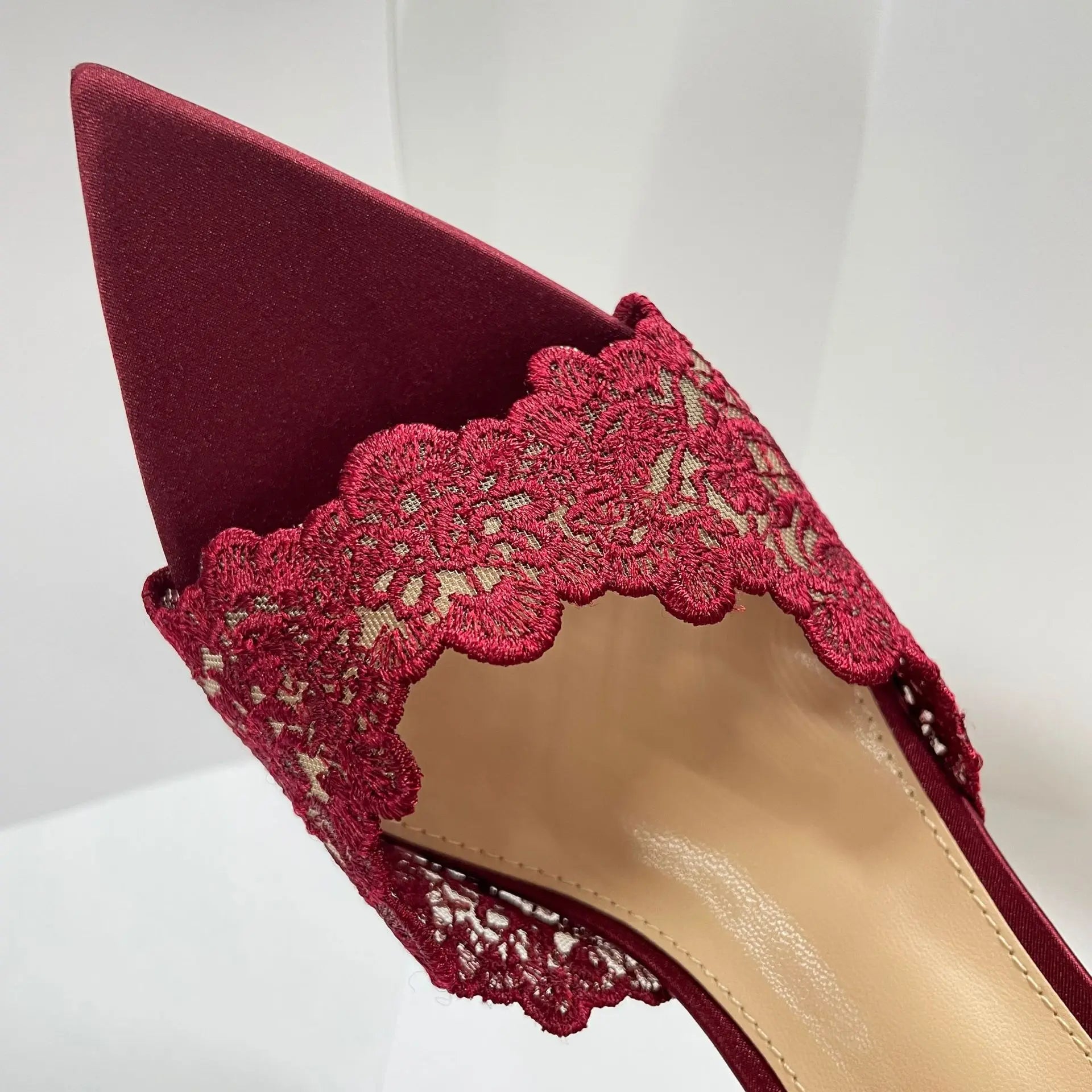 Sandales à talons hauts pour femmes, chaussures brodées en dentelle, mules sexy et confortables, chaussures de banquet, été, nouveau