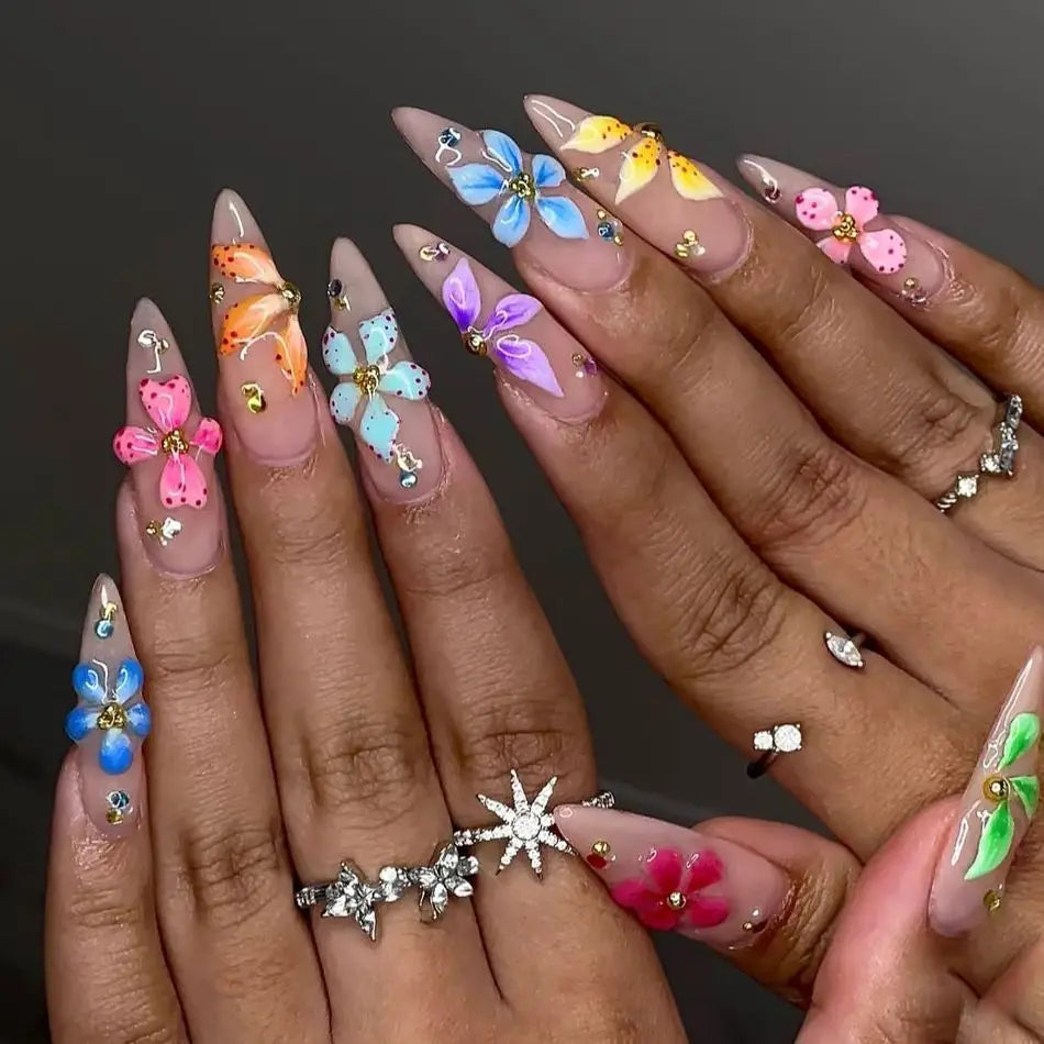 Faux ongles 3D pour femmes et filles, dégradé de fleurs en relief marron bleu avec strass, pointes d'amande d'automne et d'hiver à pression sur les faux ongles