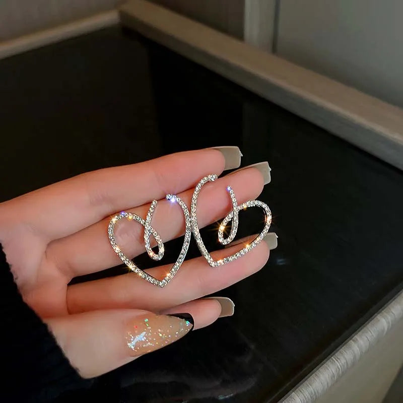 Boucles d’oreilles cœur en cristal brillant couleur argent, style mode, pour femmes, au style exagéré et original, grandes boucles d’oreilles en forme de cœur, bijoux pour mariage et soirée.