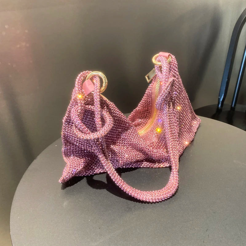 Sac à bandoulière type hobo de créateur de luxe, fait main, sac de soirée/clutch brillant avec strass, pochette en cristal, sac à main et sac hobo.