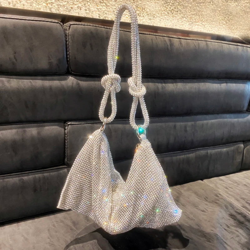 Sac à bandoulière type hobo de créateur de luxe, fait main, sac de soirée/clutch brillant avec strass, pochette en cristal, sac à main et sac hobo.