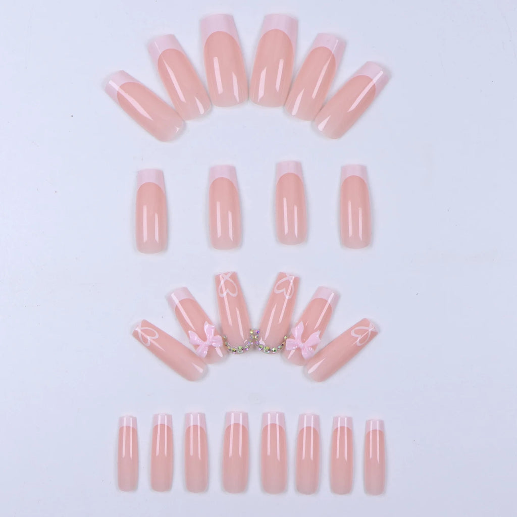 Faux ongles moyens avec pendentif à nœud 3d, 96 pièces, ongles acryliques en forme de cœur, strass, ongles pour femmes entièrement coupés