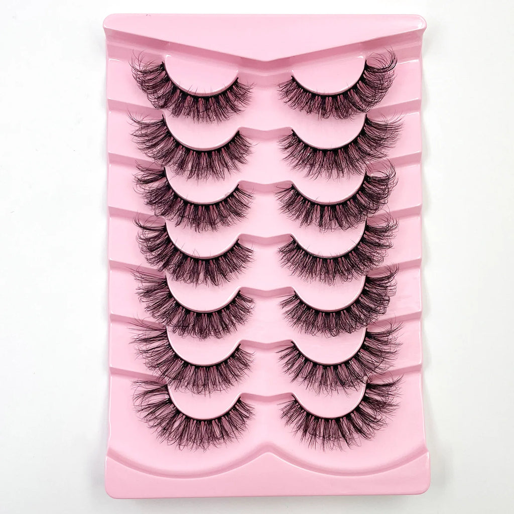 Nouveau lot de 7 paires de faux cils épais effet vison 3D.
Faux cils courts et spectaculaires au rendu réaliste, parfaits pour un regard intense et glamour.