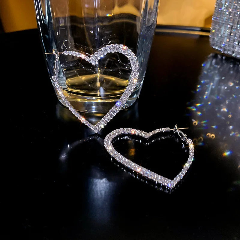 Boucles d’oreilles cœur en cristal brillant couleur argent, style mode, pour femmes, au style exagéré et original, grandes boucles d’oreilles en forme de cœur, bijoux pour mariage et soirée.
