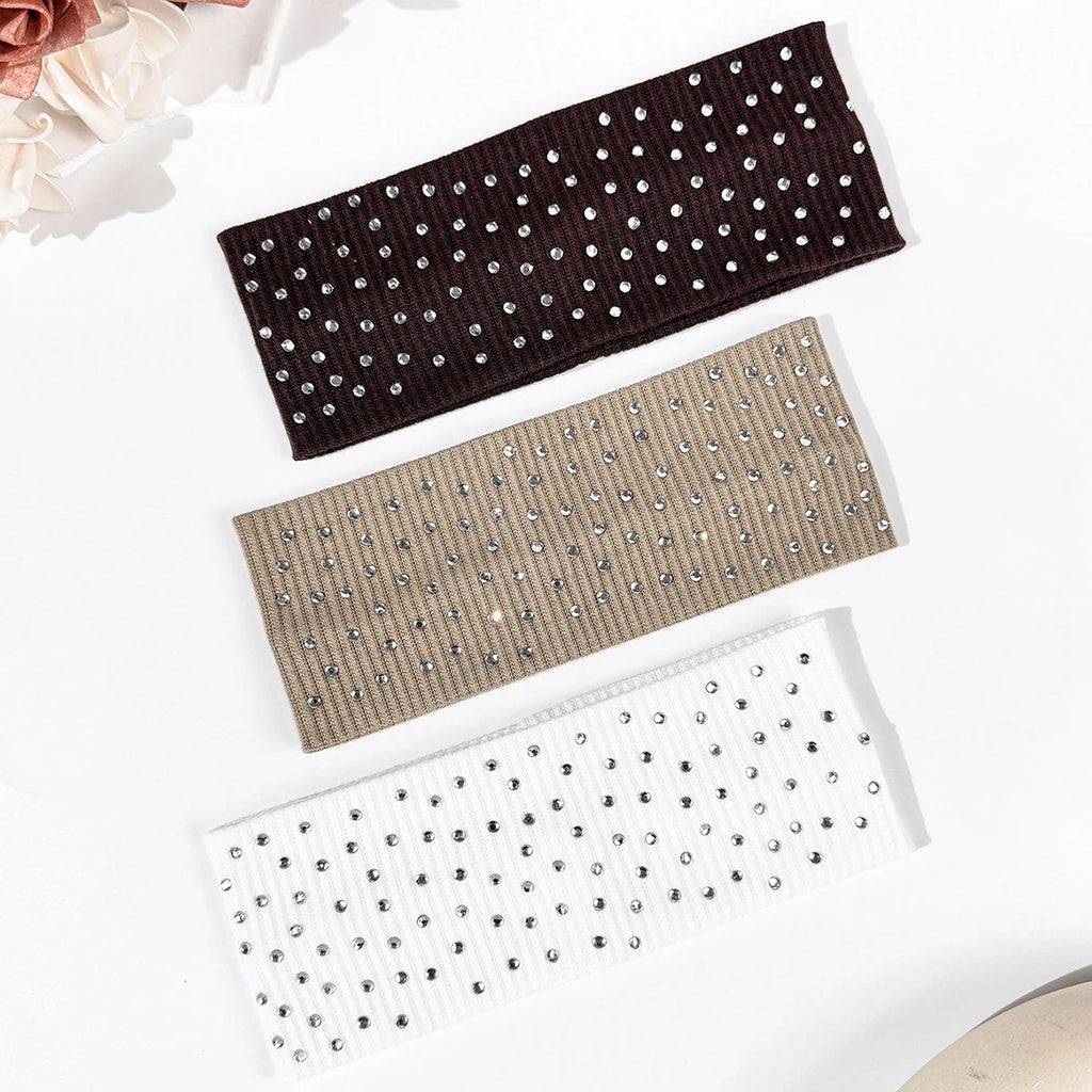Serre-tête à trois rangs de perles avec diamants - accessoire capillaire tendance, polyvalent et unique pour femmes, idéal pour le yoga.