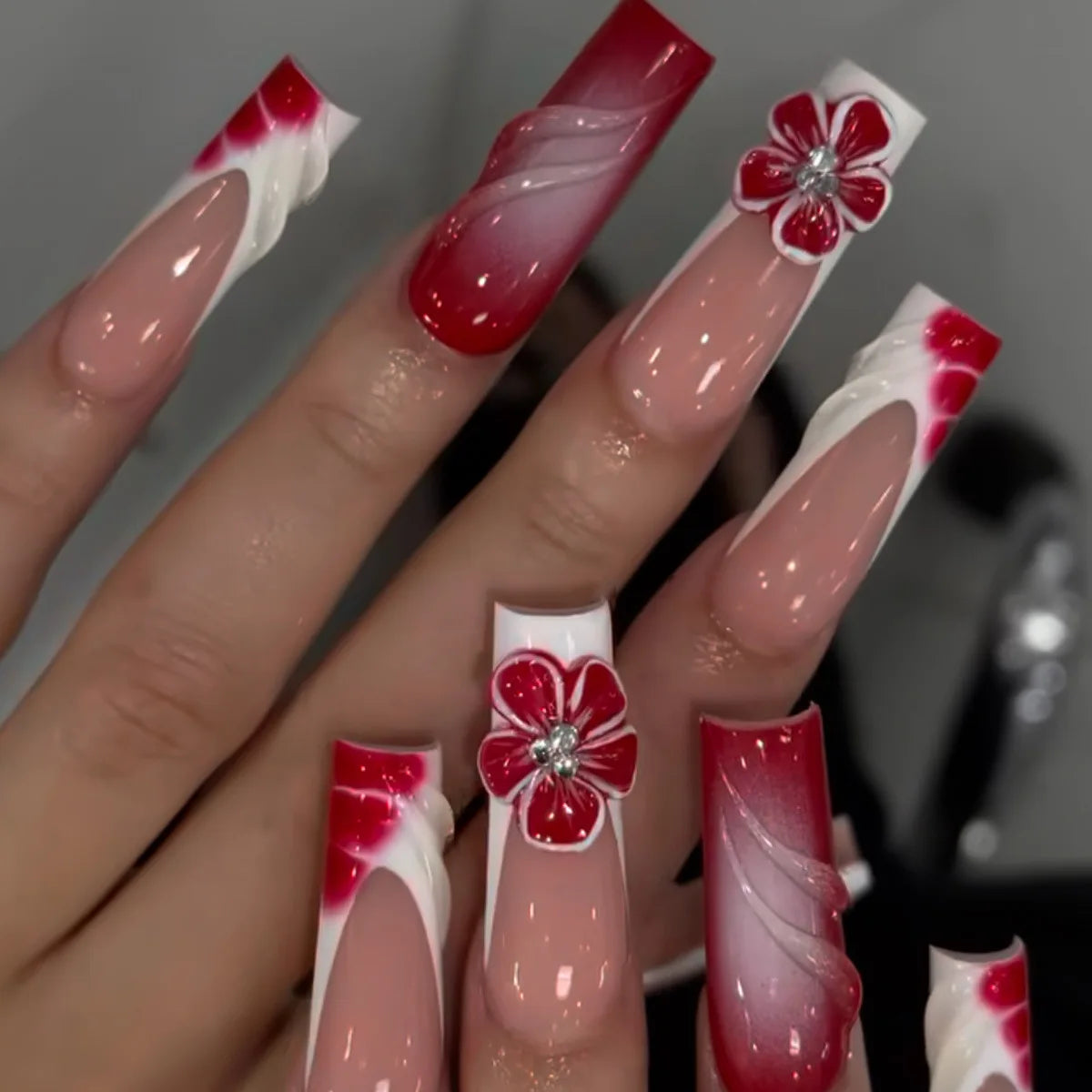 24 pièces – faux ongles longs carrés style français, design cœur 3D, ongles press-on avec strass, motif décoratif, faux ongles portables pour nail art