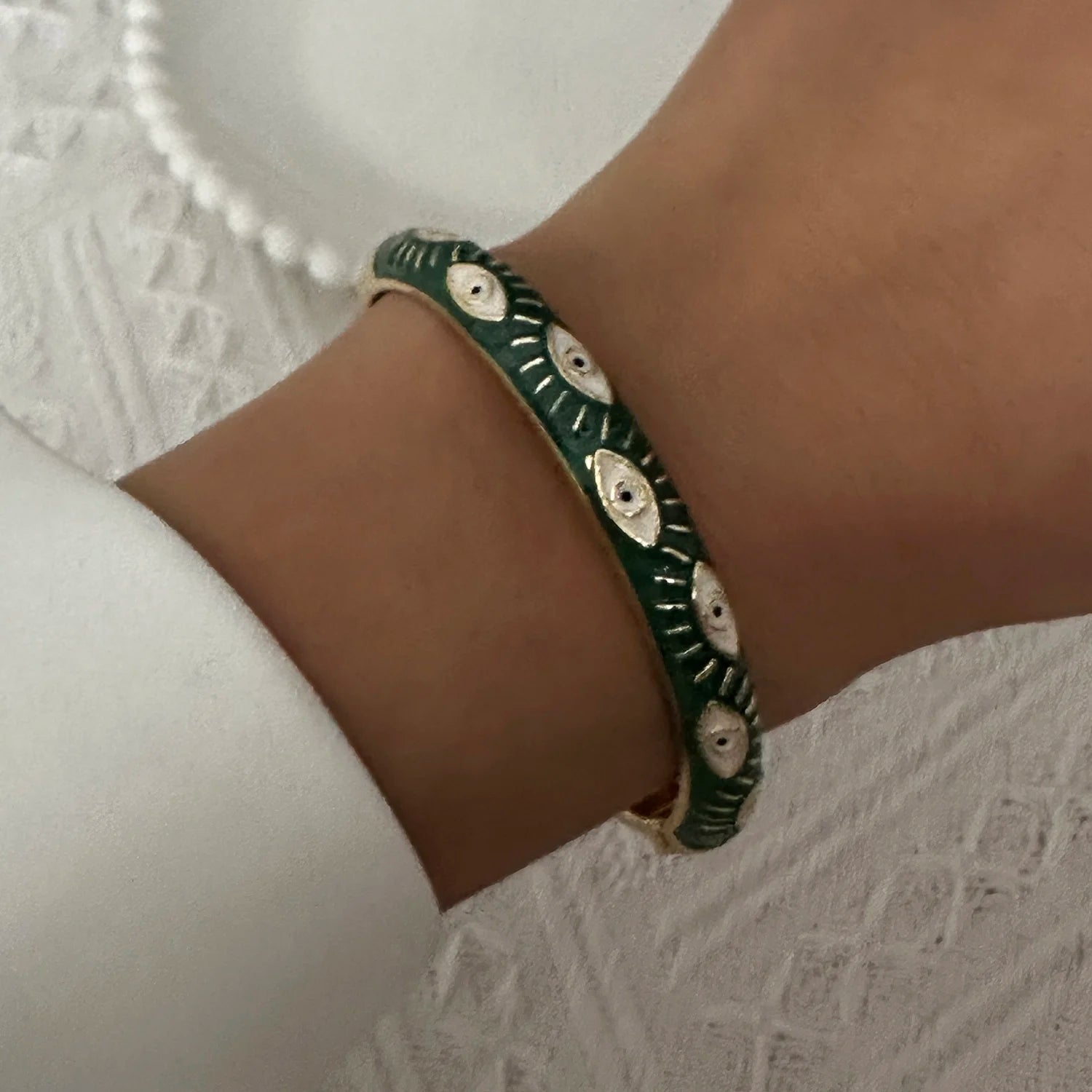 Bracelet élégant en émail goutte d'eau à texture florale pour femme, plaqué or rétro, avec zircon floral et motif œil porte-bonheur, bijou de fête