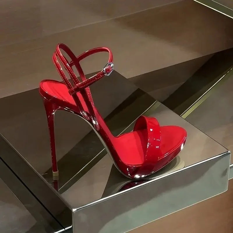 Sandales sexy à talons hauts de style européen pour femmes, nouveau modèle 2026, élégantes et sophistiquées, à bout ouvert et tendance