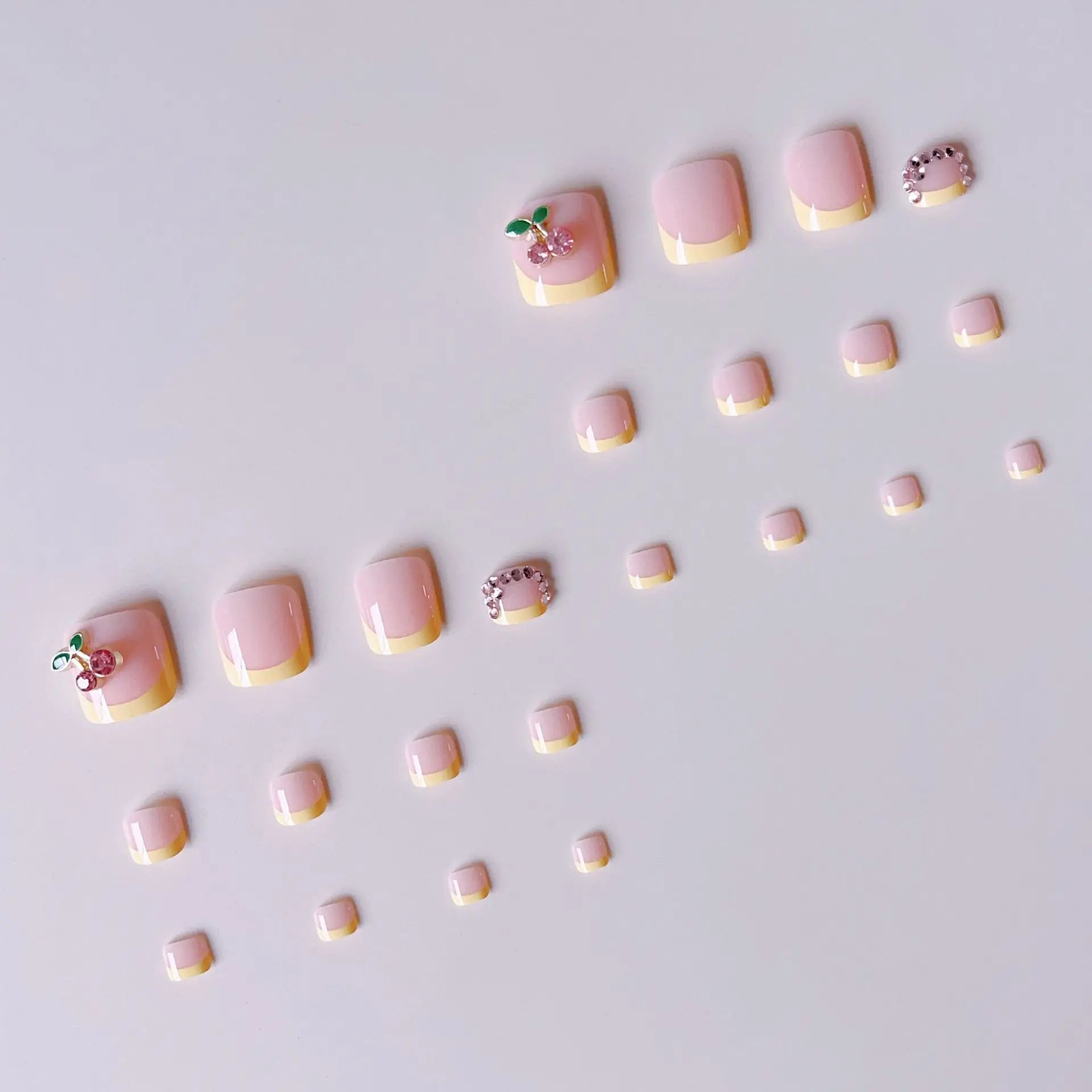 🦋 Ongles de Pied French Jaune avec Papillons 3D strass et Cristaux – Lot de 24
