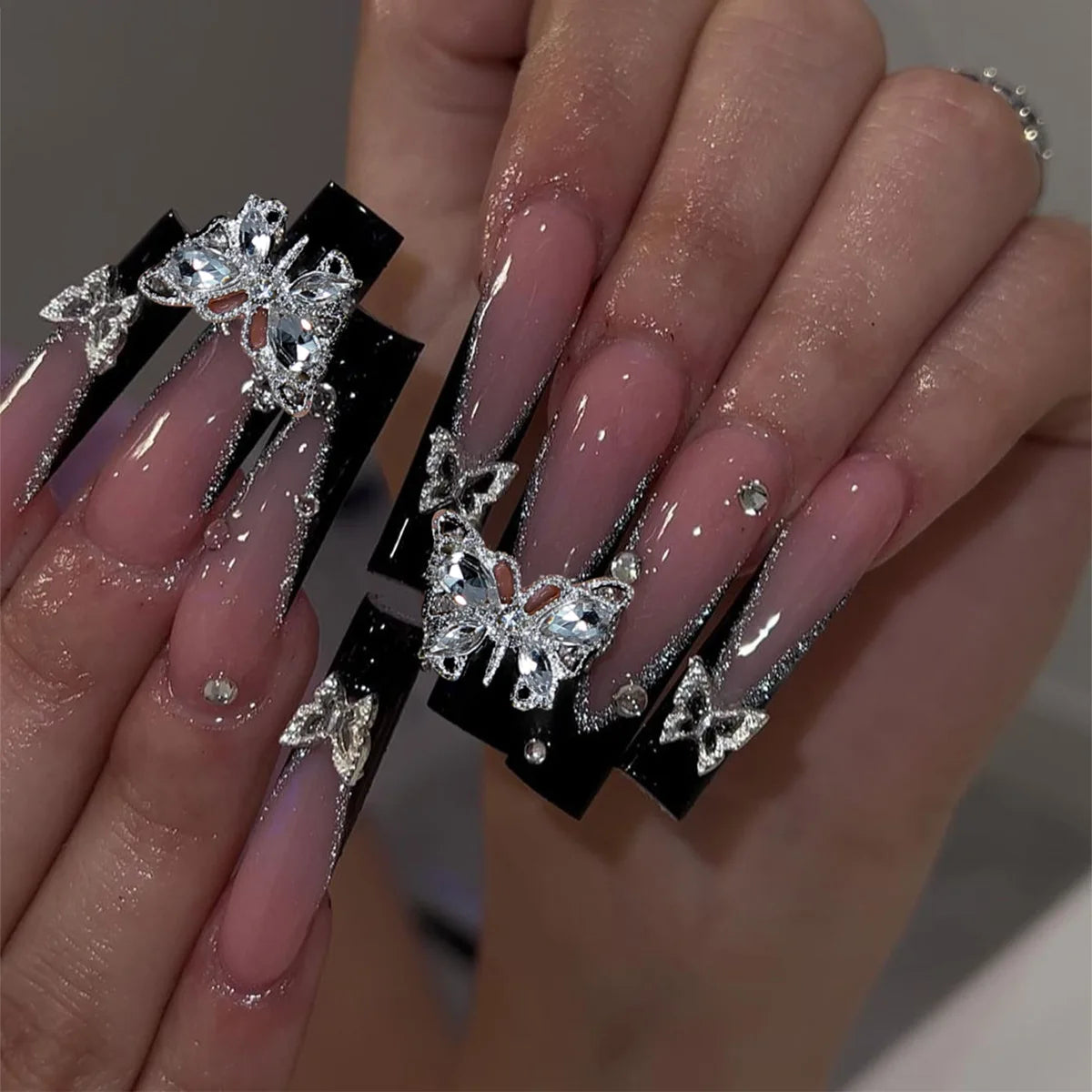 24 faux ongles longs carrés à presser, motif léopard, design cerise 3D, strass, couvrance totale, prêts à poser