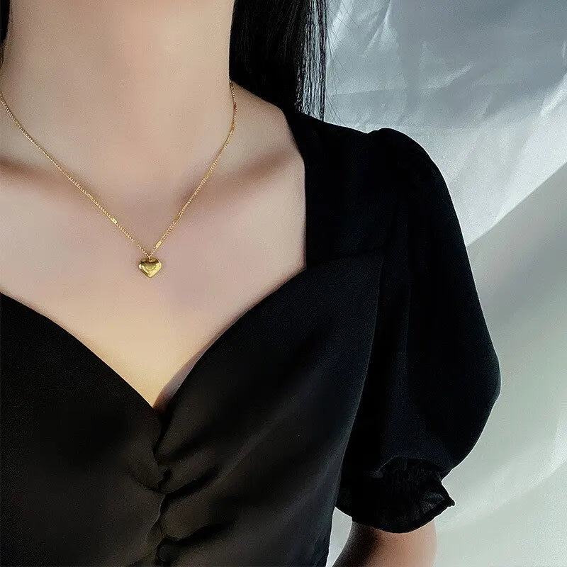 Collier couleur or, 1 pièce, Simple, mode, cœur de pêche gravé, chaîne de clavicule d'amour, cadeaux de vacances