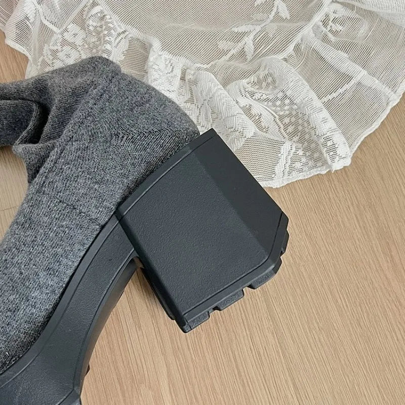 Bottes chaussettes au-dessus du genou pour femme, tailles 35 à 40. Modèle d’hiver en maille extensible, avec talons épais et plateforme. Bottes longues à enfiler, confortables et tendance pour femme.