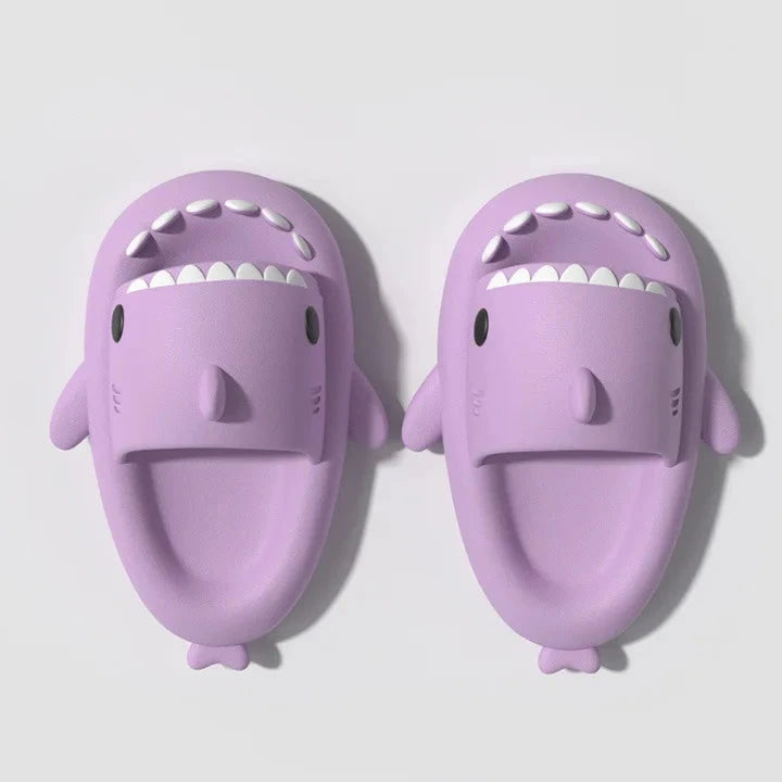 Chaussons à semelle épaisse 4 cm en forme de requin, pour femme et homme. Mules d’intérieur et de salle de bain au design cartoon mignon, chaussures d’été 2024 unisexes, adaptées pour la plage et un usage décontracté.