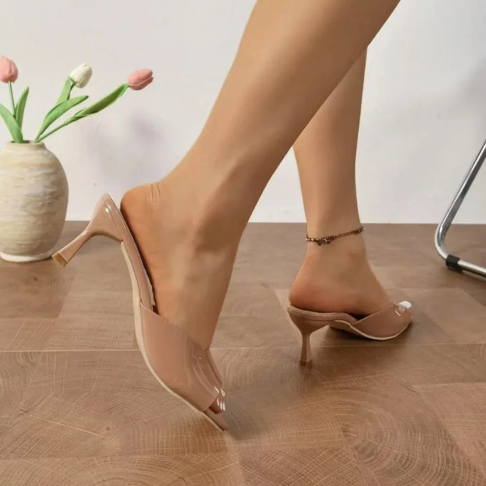 Mules tendance à bout ouvert style bouche de poisson, chaussures d’été confortables et élégantes. Sandales sexy à talons aiguilles et bout ouvert, parfaites pour le bureau, les occasions habillées et les tenues raffinées pour femme.