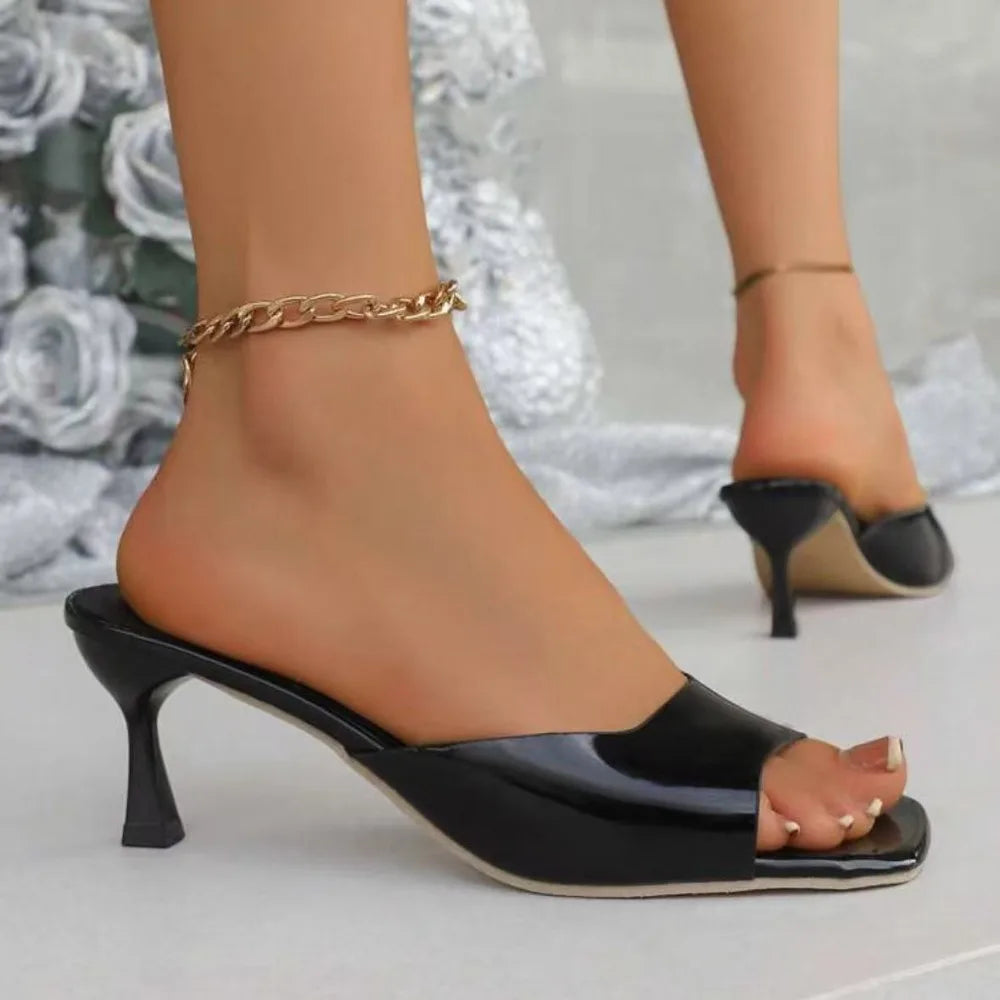 Mules tendance à bout ouvert style bouche de poisson, chaussures d’été confortables et élégantes. Sandales sexy à talons aiguilles et bout ouvert, parfaites pour le bureau, les occasions habillées et les tenues raffinées pour femme.