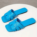 Sandales grande taille pour femme, modèle tendance en maille tricotée avec semelle plate. Chaussures décontractées et confortables pour la plage, les sorties estivales et un usage quotidien. Conviennent également aux couples grâce à leur style polyvalent.