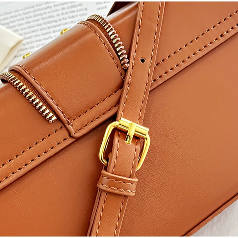 Petit sac à bandoulière carré pour femme, sac à main de moto, style punk en métal, design de niche initié, mode pour femme, nouveau, 2025