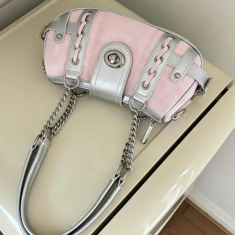 Sac Y2K rose et argent pour femme – sac tendance coréen, sac à bandoulière / crossbody, sac de soirée avec chaîne, forme lune (nouveau modèle)