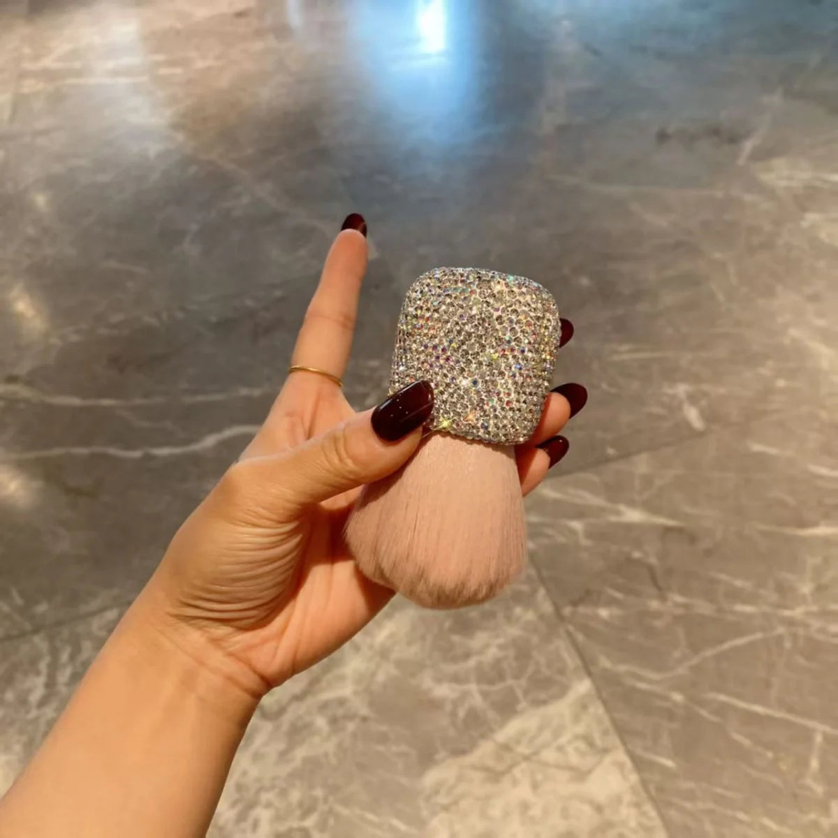 Pinceau de maquillage de luxe avec strass scintillants, pinceau à poudre rose super doux, pinceau Kabuki portable pour blush et bronzer, Glam Cosmet