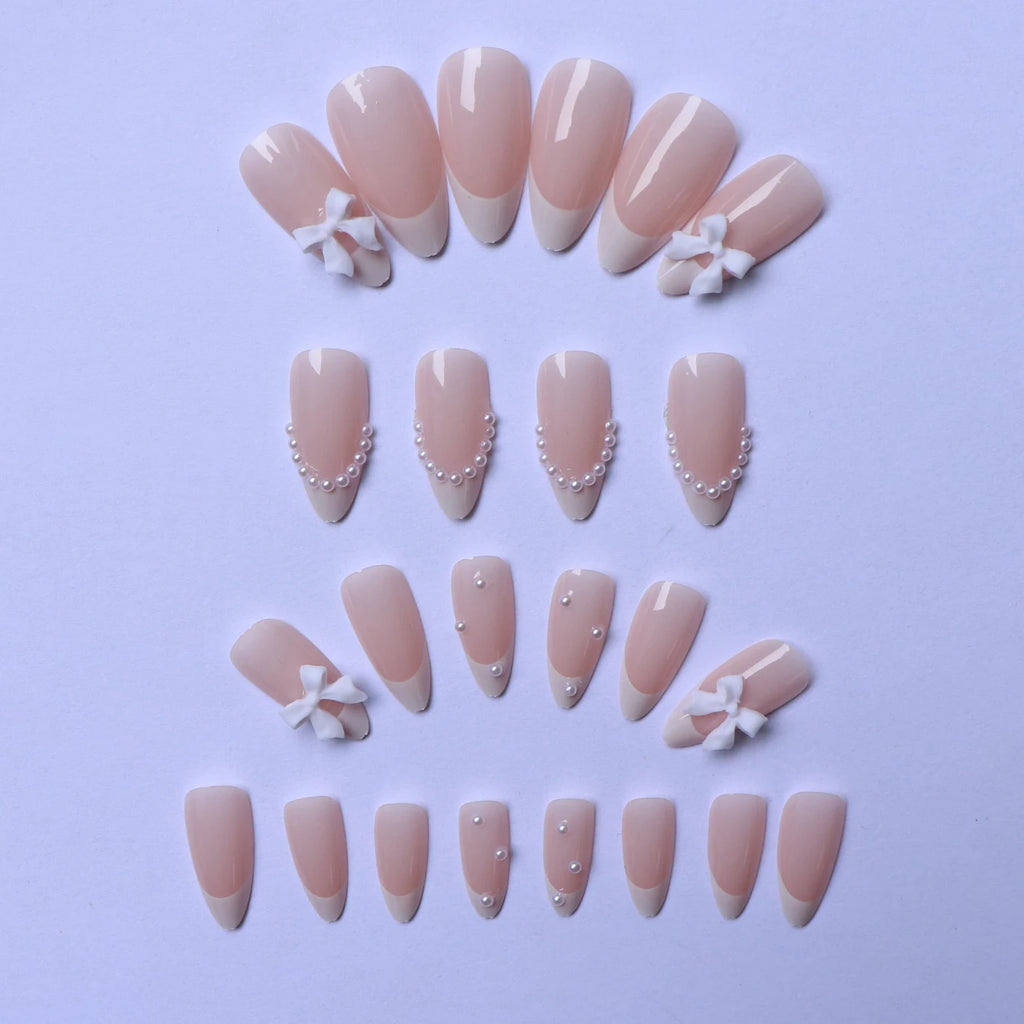 Faux ongles moyens avec pendentif à nœud 3d, 96 pièces, ongles acryliques en forme de cœur, strass, ongles pour femmes entièrement coupés