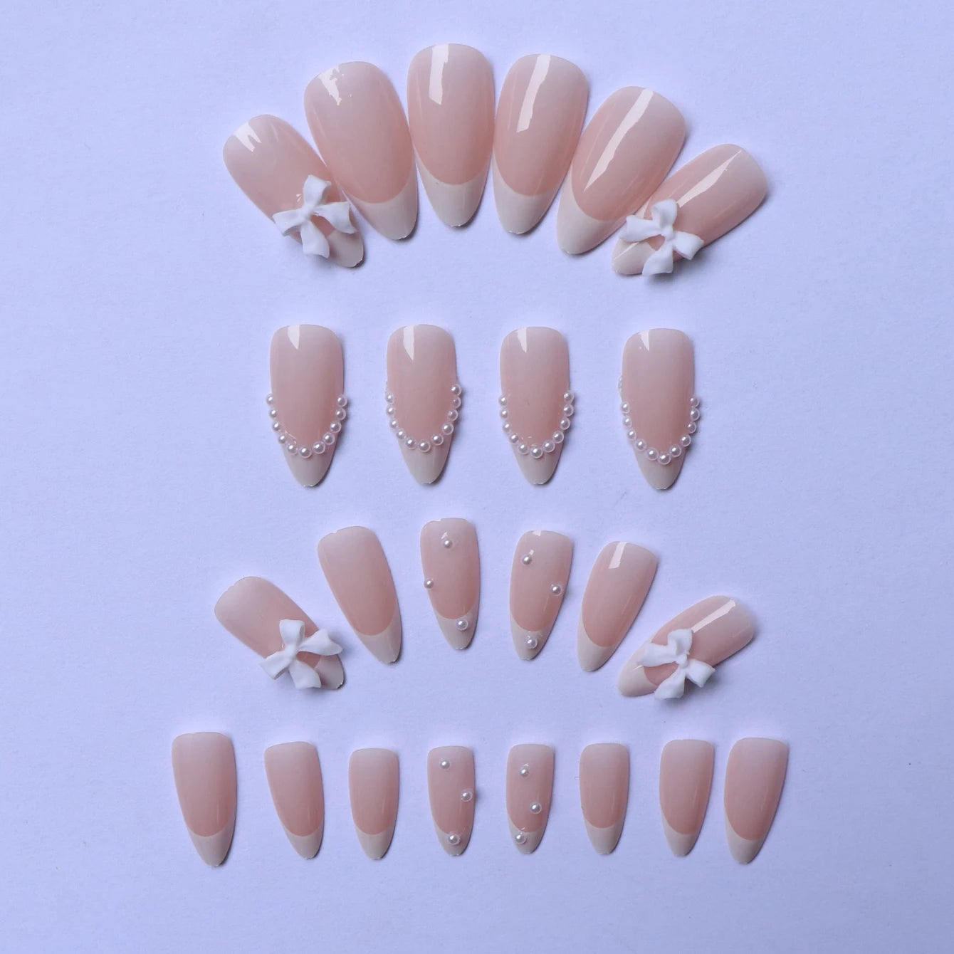 Faux ongles moyens avec pendentif à nœud 3d, 96 pièces, ongles acryliques en forme de cœur, strass, ongles pour femmes entièrement coupés