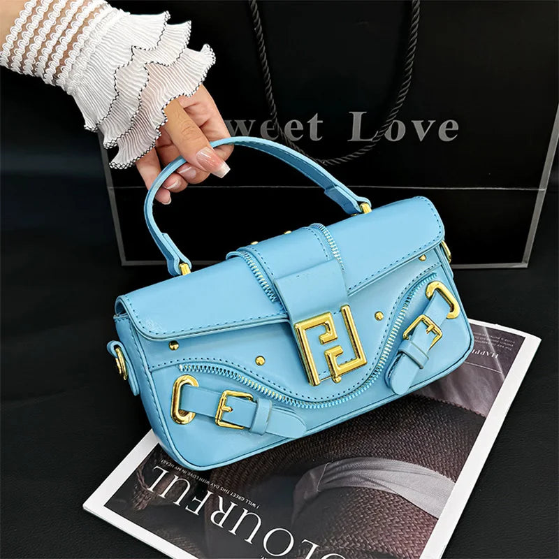 Petit sac à bandoulière carré pour femme, sac à main de moto, style punk en métal, design de niche initié, mode pour femme, nouveau, 2025
