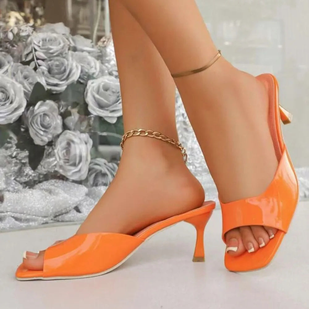 Mules tendance à bout ouvert style bouche de poisson, chaussures d’été confortables et élégantes. Sandales sexy à talons aiguilles et bout ouvert, parfaites pour le bureau, les occasions habillées et les tenues raffinées pour femme.