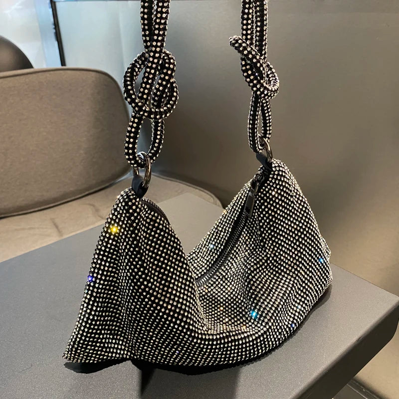 Sac à bandoulière type hobo de créateur de luxe, fait main, sac de soirée/clutch brillant avec strass, pochette en cristal, sac à main et sac hobo.