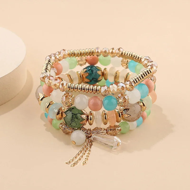 Ensemble de 4 bracelets empilables bohèmes , avec perles en verre, bracelets extensibles à plusieurs rangs avec breloques, bijoux de mode pour femmes.