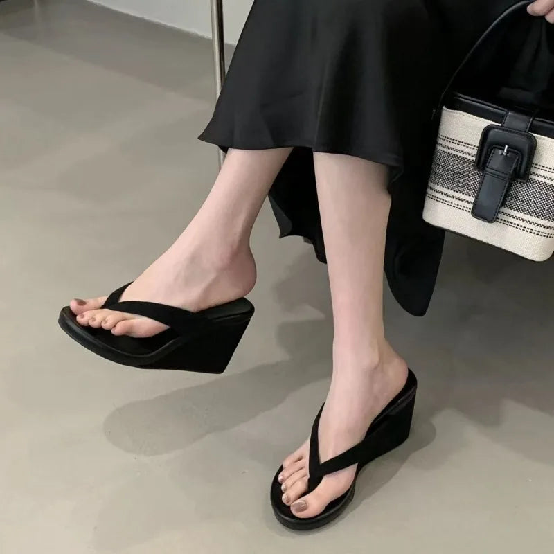 Pantoufles à talons compensés pour femmes, chaussures d'été confortables, Style de rue en plein air, tongs coulissantes Sexy imprimées léopard