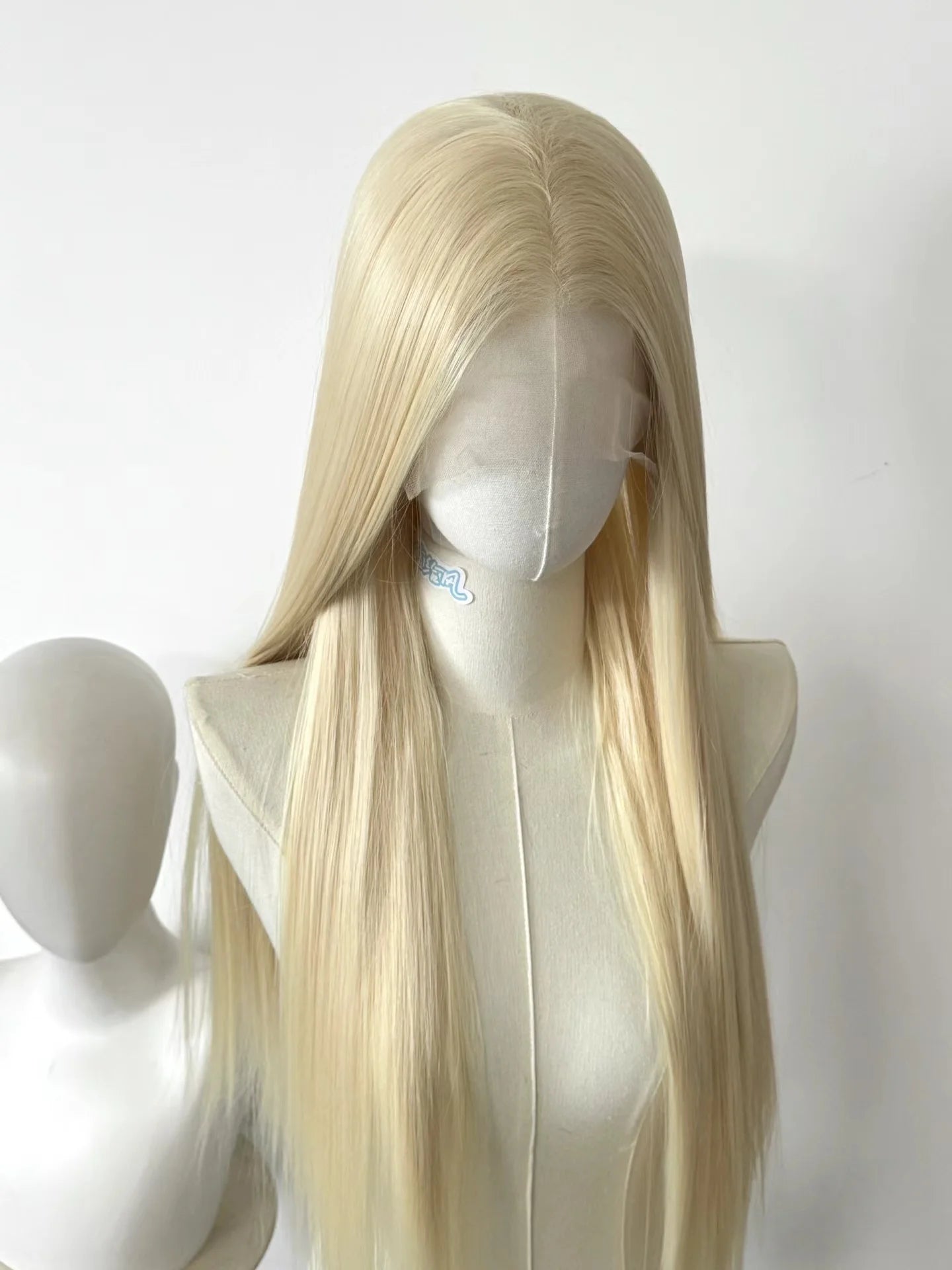 Perruque rose clair pour femme – Lace front 13x4, 26 pouces, longue et lisse, perruque synthétique en fibre douce naturelle résistante à la chaleur, idéale pour cosplay