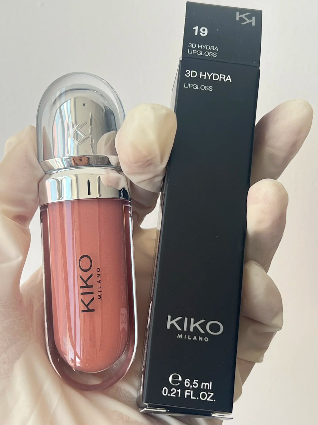 KIKO 3D Liquid Lip Glaze – Gloss à Lèvres Transparent Effet Miroir

Gloss à lèvres liquide transparent offrant un effet miroir ultra-brillant pour des lèvres visiblement plus pulpeuses et lumineuses.