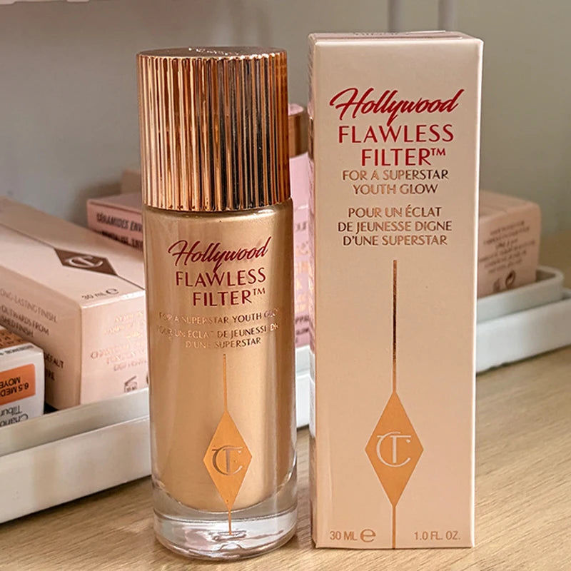 Vente flash – Charlotte Tilbury Hollywood Flawless Filter : fond de teint illuminateur liquide pour le teint.