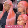 Perruque Lace Frontale HD Rose 13x6 en Cheveux Humains Brésiliens Lisses – Pré-épilée (Pre-Plucked), avec dentelle HD transparente, cheveux humains brésiliens raides (“Bone Straight”), couleur rose éclatante. Disponible en version Lace Front 13x4 ou 13x6