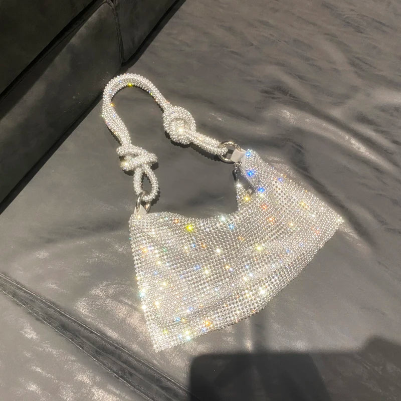 Sac à bandoulière type hobo de créateur de luxe, fait main, sac de soirée/clutch brillant avec strass, pochette en cristal, sac à main et sac hobo.