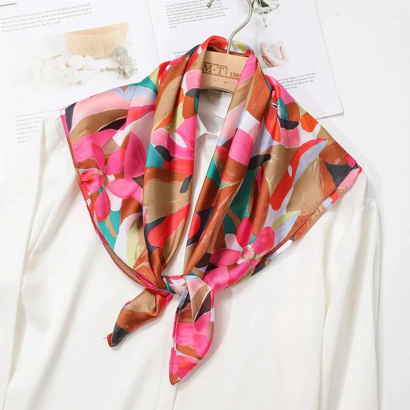 Écharpe Pashmina en soie imprimée pour femmes, châle carré, bandeau décoratif, Design de luxe, Bandana, nouvelle mode 70x70cm, 2026