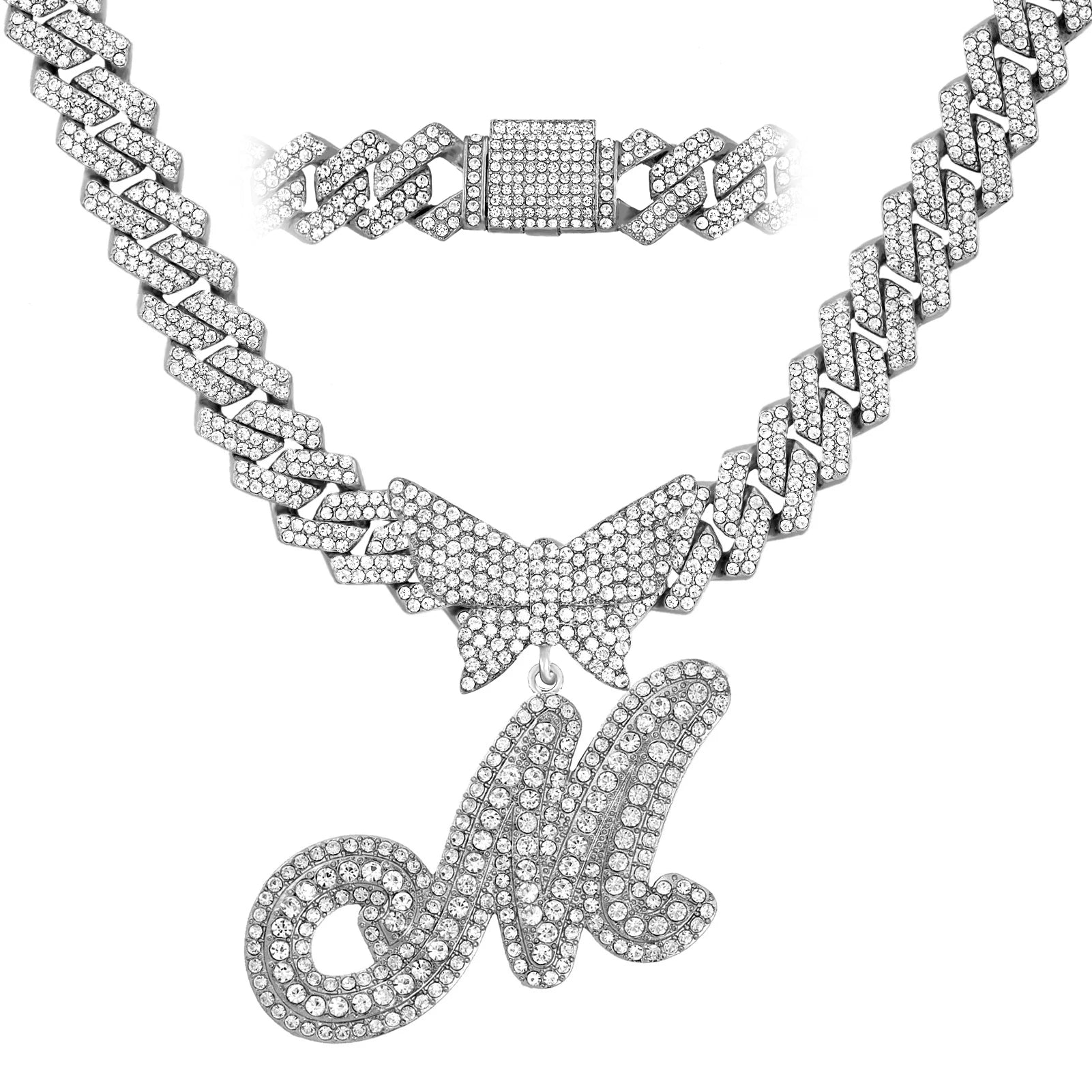 Collier chaîne cubaine 14 mm pour hommes et femmes, avec pendentif papillon en cristal et initiales, lettres cursives style “iced out”, bijou de style rappeur, nouveau bijou de mode.