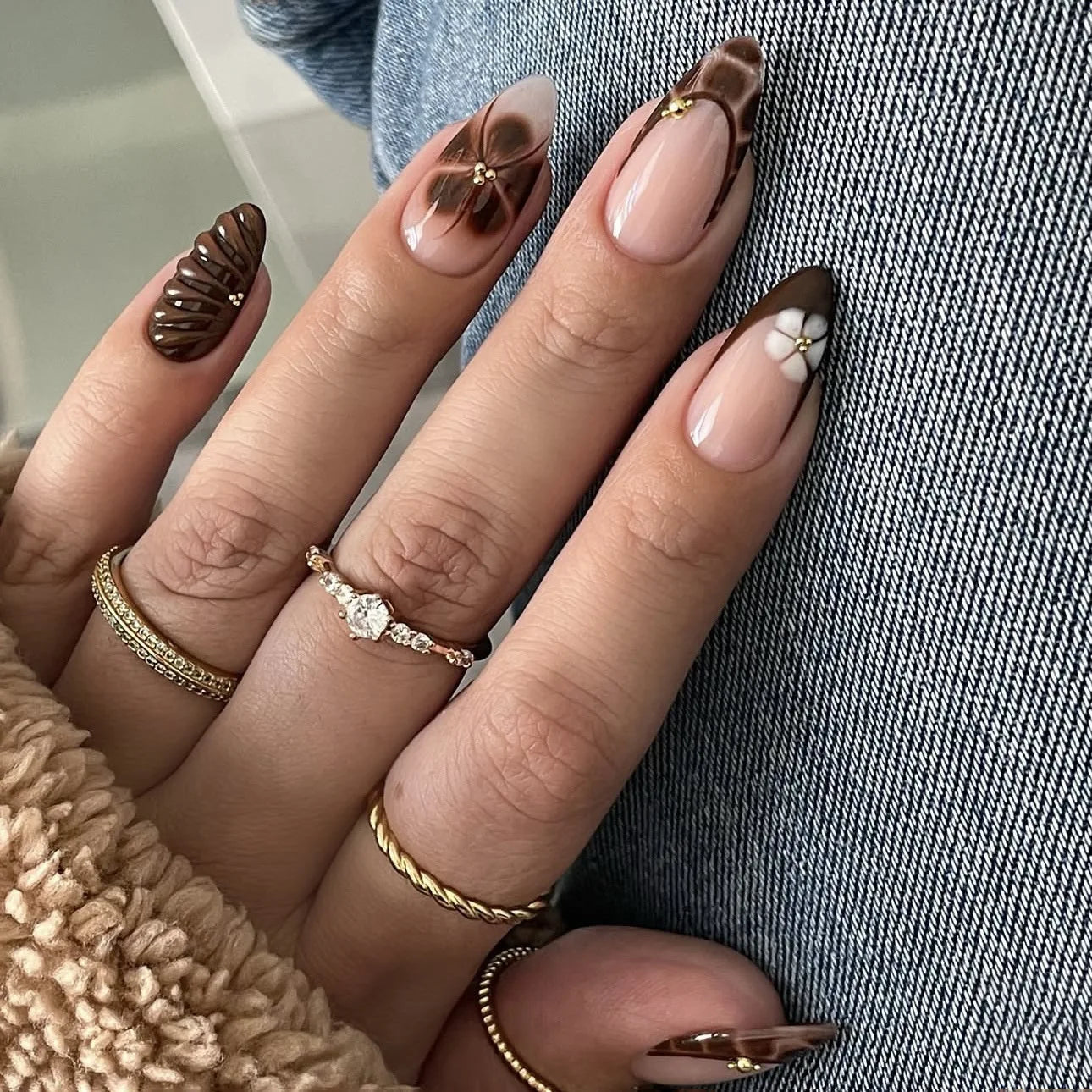 Faux ongles 3D pour femmes et filles, dégradé de fleurs en relief marron bleu avec strass, pointes d'amande d'automne et d'hiver à pression sur les faux ongles