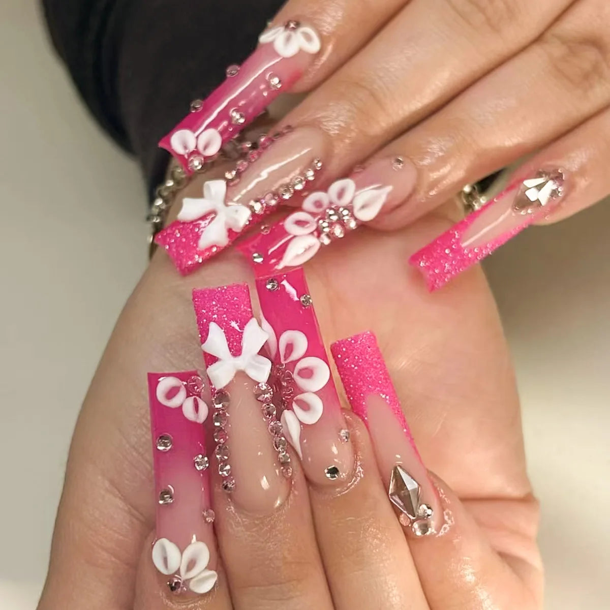 24 pièces – faux ongles longs carrés style français, design cœur 3D, ongles press-on avec strass, motif décoratif, faux ongles portables pour nail art