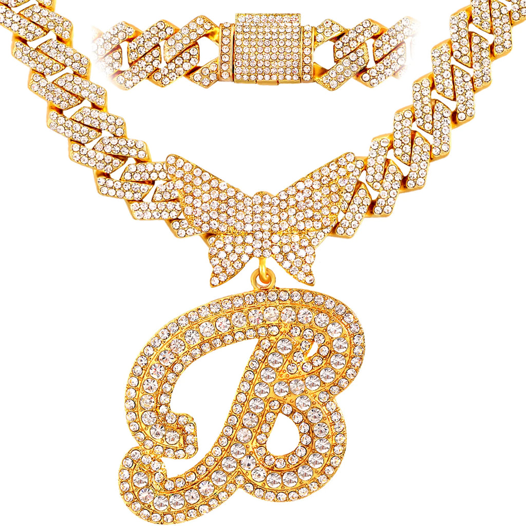 Collier chaîne cubaine 14 mm pour hommes et femmes, avec pendentif papillon en cristal et initiales, lettres cursives style “iced out”, bijou de style rappeur, nouveau bijou de mode.