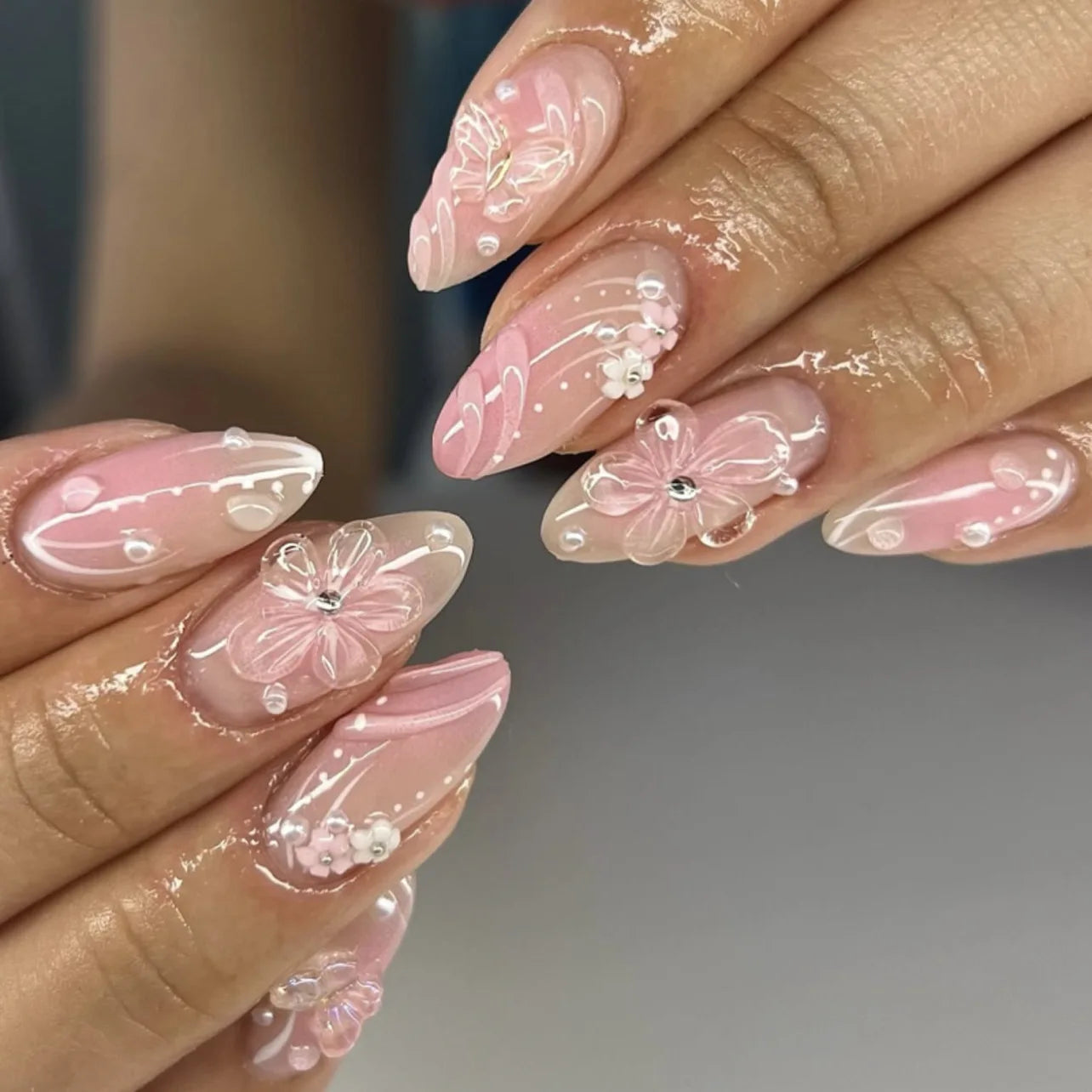 24 pièces de faux ongles à fleurs, style tendance, avec effet dégradé jaune et rose. Ongles portables à couverture complète, forme amande , à poser directement (Press-On Nails).