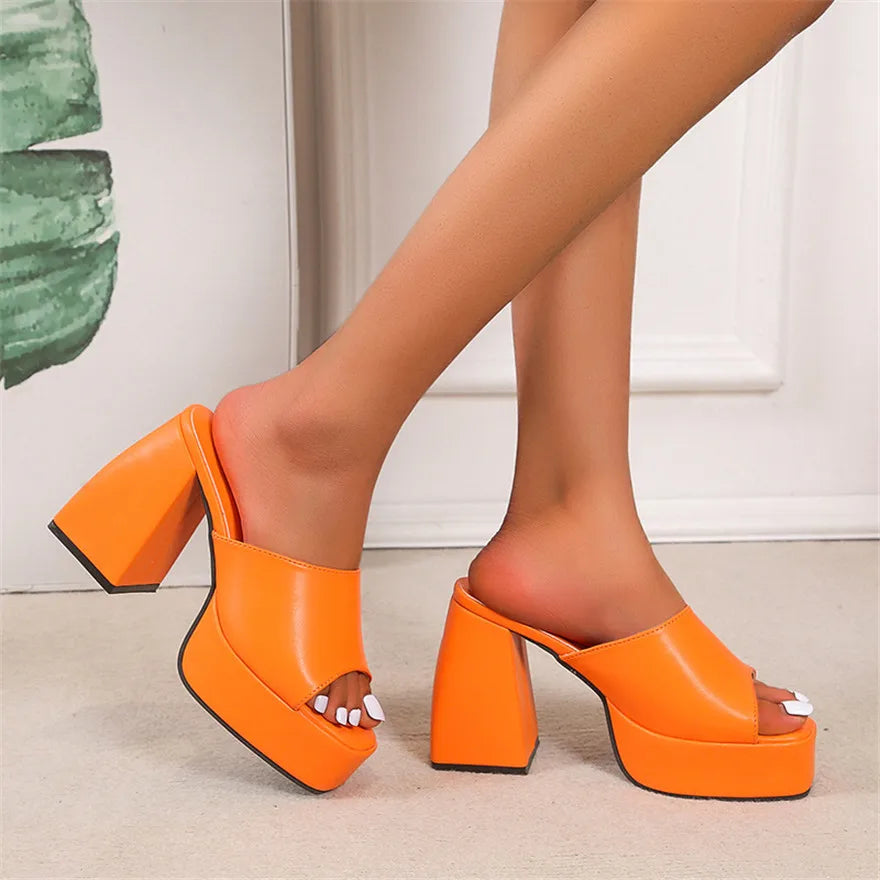 Sandales à plateforme pour femme disponibles en 5 couleurs, chaussons de plage en cuir souple à talon épais, chaussures d’été 2026 à bout carré, escarpins sexy pour femme, parfaits pour les fêtes et les occasions spéciales.