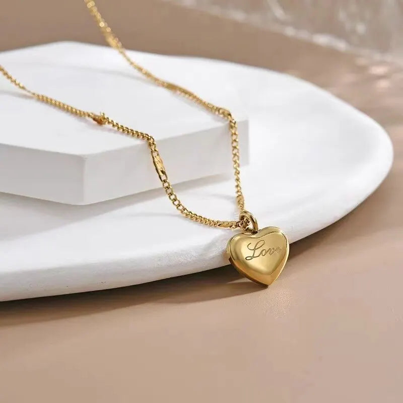 Collier couleur or, 1 pièce, Simple, mode, cœur de pêche gravé, chaîne de clavicule d'amour, cadeaux de vacances